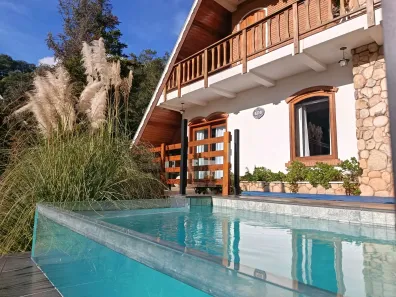 Casa com 4 Quartos à venda, 1600m² no Alto do Capivari, Campos do Jordão