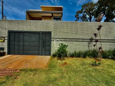 Sobrado com 3 Quartos à venda, 337m² no Jardim Colúmbia, Campo Grande