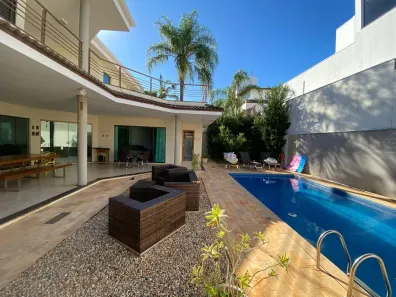 Sobrado com 4 Quartos à venda, 413m² no Residencial Villaggio, Bauru