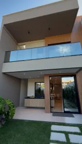 Sobrado com 4 Quartos à venda, 171m² no Urucunema, Eusébio