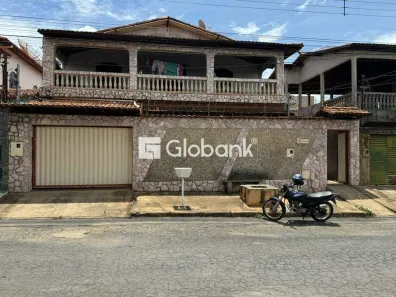 Casa com 4 Quartos à venda, 260m² no Vila Regina, Montes Claros