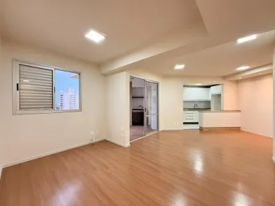 Apartamento com 2 Quartos para alugar, 75m² no Zona 08, Maringá