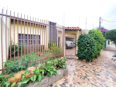 Casa com 3 Quartos à venda, 225m² no Santos Dumont, Londrina