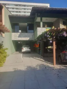 Casa com 5 Quartos à venda, 304m² no Cambeba, Fortaleza