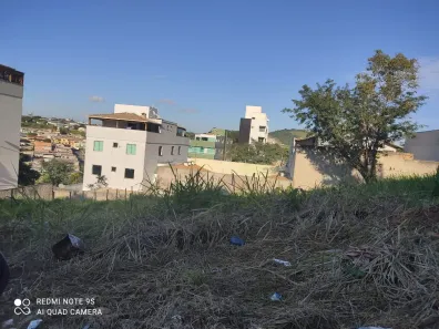 Lote/Terreno à venda, 435m² no Cabral, Contagem
