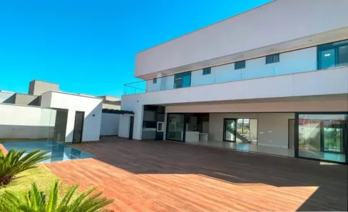 Sobrado com 3 Quartos à venda, 492m² no Condomínio Vale das Araras, Rio Verde