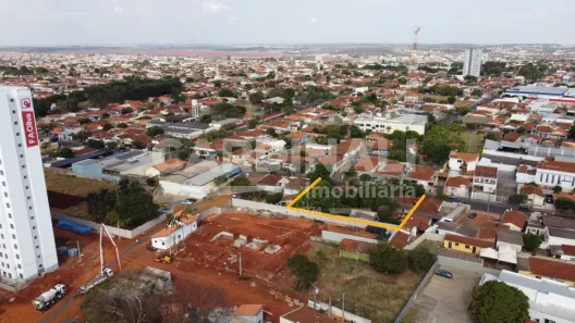 Lote/Terreno à venda, 1475m² no Jardim das Estações (Vila Xavier), Araraquara