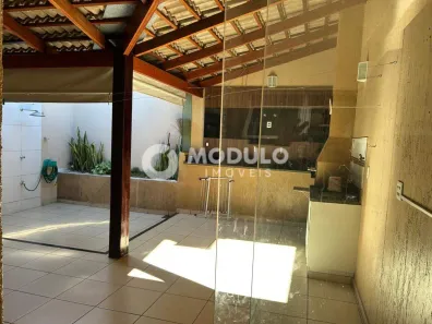 Casa de Condomínio com 2 Quartos à venda, 155m² no Aclimação, Uberlândia