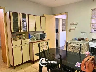Casa com 5 Quartos à venda, 201m² no Setor Leste Universitário, Goiânia