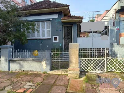 Casa com 3 Quartos à venda, 80m² no Passo da Areia, Porto Alegre
