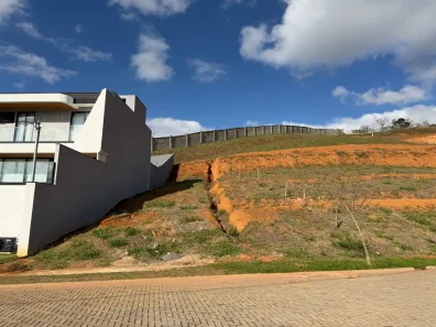 Lote/Terreno à venda, 330m² no Vina Del Mar, Juiz de Fora