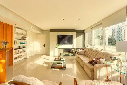 Apartamento com 3 Quartos para alugar, 128m² no Rio Branco, Porto Alegre