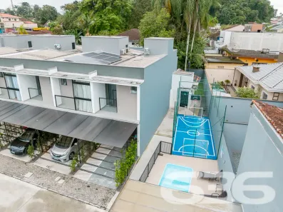 Sobrado com 3 Quartos à venda, 100m² no Floresta, Joinville