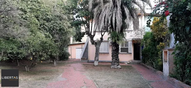 Casa com 6 Quartos à venda, 200m² no Medianeira, Porto Alegre