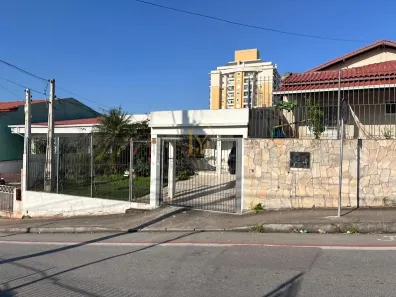 Casa com 3 Quartos à venda, 113m² no Barreiros, São José