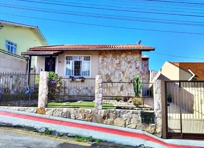 Casa com 5 Quartos à venda, 195m² no Bela Vista, São José
