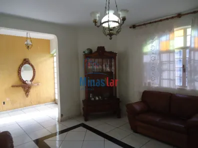 Casa com 3 Quartos à venda, 187m² no Sagrada Família, Belo Horizonte