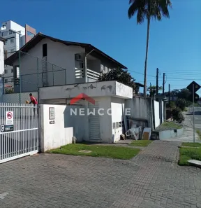 Casa com 4 Quartos à venda, 240m² no Floresta, Joinville