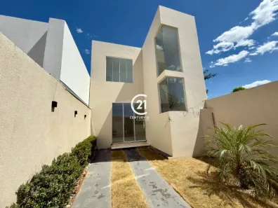 Sobrado com 4 Quartos para alugar, 221m² no Bandeirantes, Barreiras