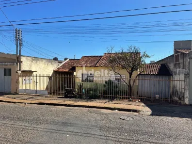 Casa com 2 Quartos à venda, 300m² no Osvaldo Rezende, Uberlândia