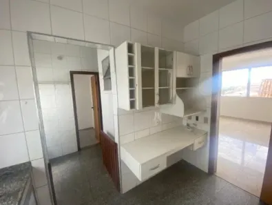 Apartamento com 3 Quartos para alugar, 120m² no Centro, Sete Lagoas
