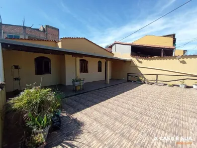 Casa com 6 Quartos à venda, 360m² no Monte Castelo, Contagem