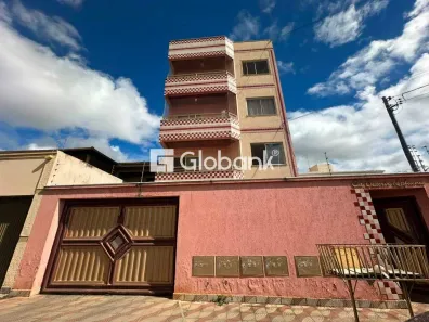 Apartamento com 3 Quartos para alugar, 110m² no Cidade Santa Maria, Montes Claros