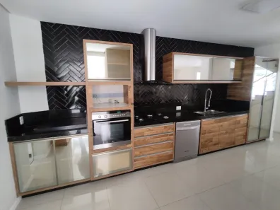Casa de Condomínio com 4 Quartos para alugar, 262m² no Cachoeira, Curitiba