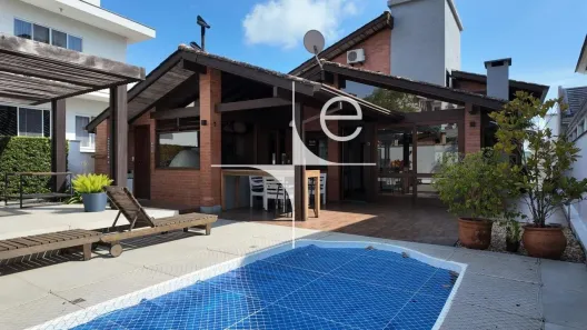Casa com 3 Quartos para alugar, 260m² no Pedra Branca, Palhoça