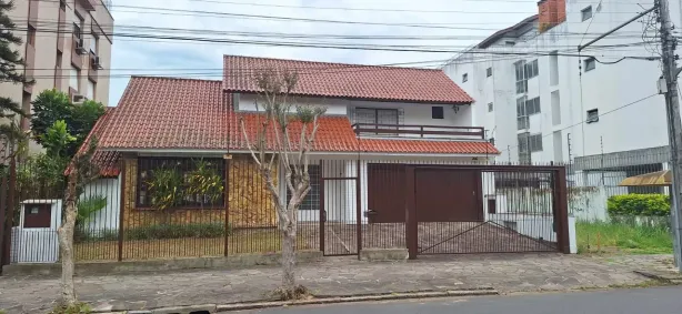 Casa com 5 Quartos à venda, 300m² no Jardim Lindóia, Porto Alegre