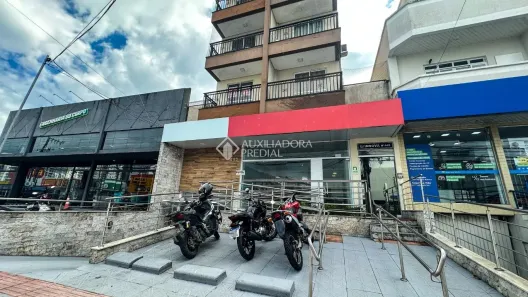 Ponto Comercial para alugar, 240m² no Barreiros, São José