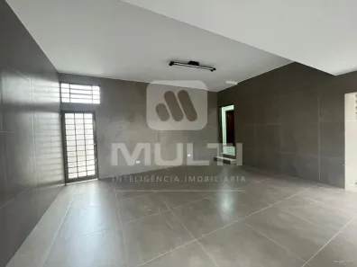 Casa com 4 Quartos para alugar, 260m² no Daniel Fonseca, Uberlândia