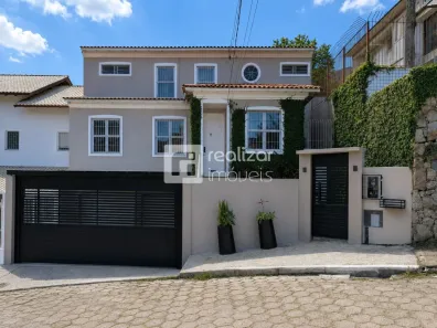 Casa com 6 Quartos para alugar, 270m² no Agronômica, Florianópolis