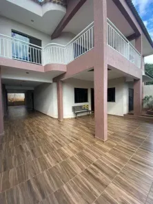 Sobrado com 5 Quartos à venda, 259m² no Coqueiral, Cascavel
