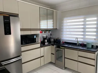 Sobrado com 3 Quartos à venda, 140m² no Loteamento Villa Branca, Jacareí