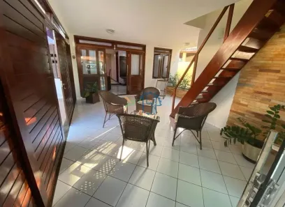 Casa de Condomínio com 3 Quartos à venda, 255m² no Candelária, Natal