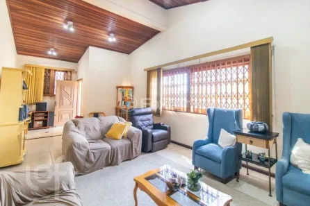 Casa com 4 Quartos à venda, 250m² no Medianeira, Porto Alegre