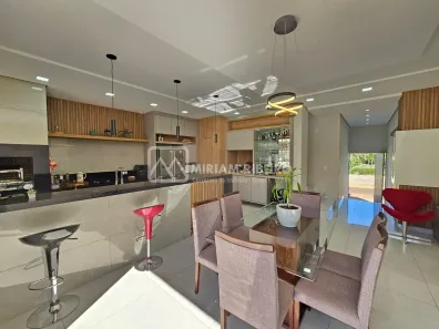 Sobrado com 3 Quartos à venda, 276m² no Jardim Morumbi, Londrina