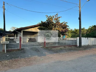 Casa com 3 Quartos à venda, 240m² no Vila Nova, Joinville
