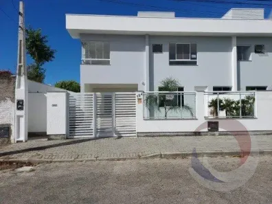 Casa com 3 Quartos à venda, 148m² no Carianos, Florianópolis