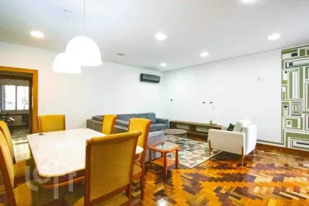 Sobrado com 4 Quartos à venda, 253m² no Independência, Porto Alegre