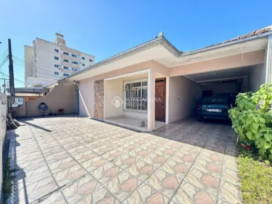 Casa com 1 Quarto à venda, 242m² no Barreiros, São José