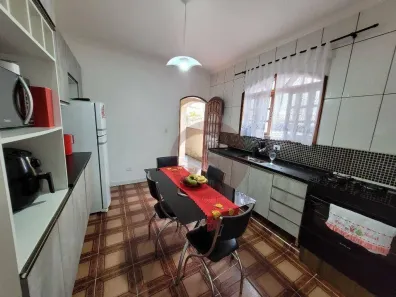 Sobrado com 2 Quartos à venda, 100m² no Jardim Santa Brígida, Carapicuíba