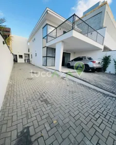 Sobrado com 3 Quartos à venda, 230m² no Loteamento Villa Branca, Jacareí