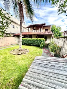 Casa com 3 Quartos à venda, 267m² no Praia das Palmeiras, Caraguatatuba