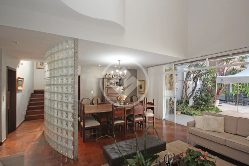 Casa com 3 quartos — Santa Lúcia, Belo Horizonte