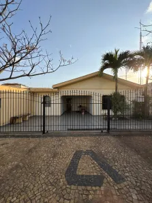 Casa com 5 Quartos à venda, 133m² no Santa Cruz, Americana