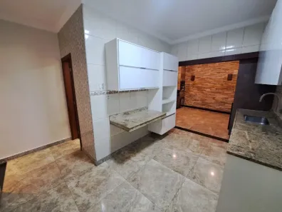 Casa com 3 Quartos para alugar, 140m² no Cabral, Contagem