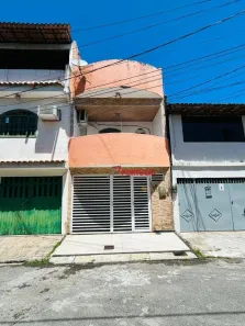 Casa com 2 Quartos à venda, 80m² no Parque Aeroporto, Macaé