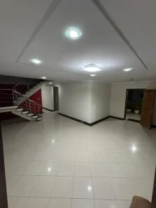 Sobrado com 4 Quartos para alugar, 400m² no Aleixo, Manaus